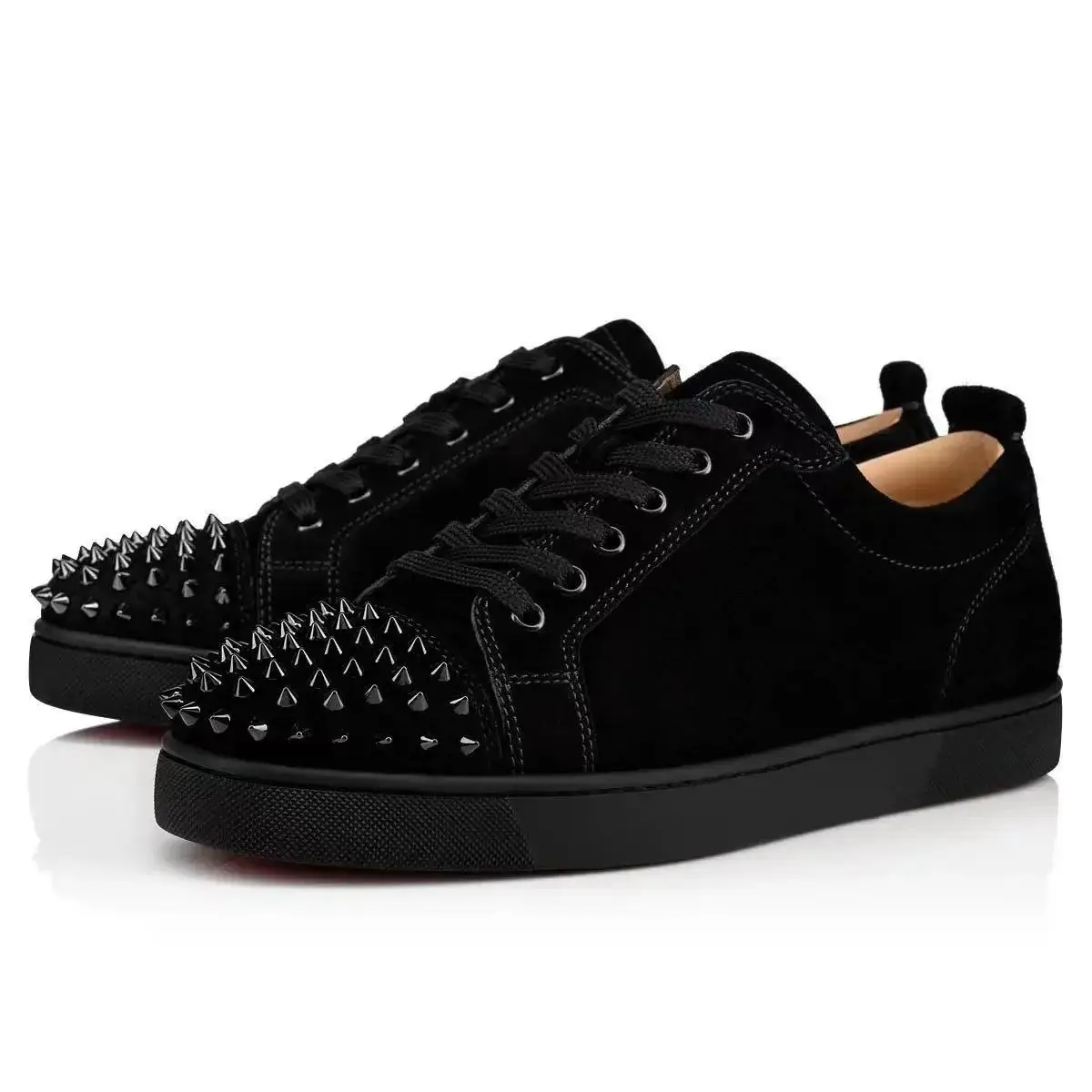 Louis Junior Spikes 3